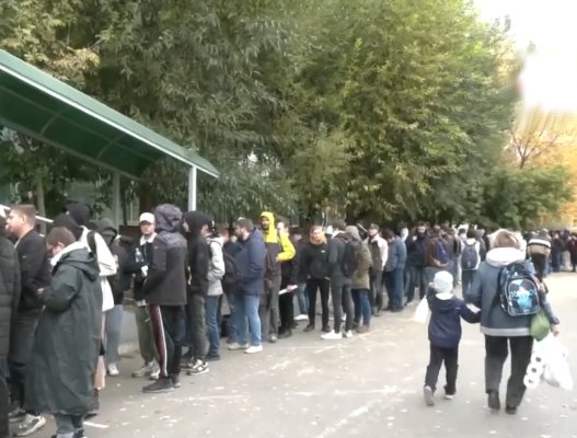 Дополнительные пункты приема документов для иностранных граждан заработали в Казахстане