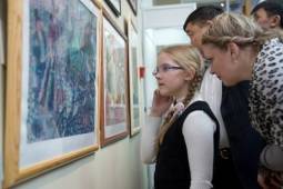 В музее изобразительных искусств имени семьи Невзоровых открылась выставка учащихся детских художественных школ города Омска (Россия)