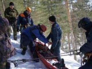Спасатели Семея провели занятия по спасению людей зимой