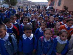 Боевики ИГ в Сирии освободили 25 пленных школьников
