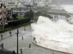 В Японии из-за тайфуна почти 1 млн человек рекомендовано эвакуироваться