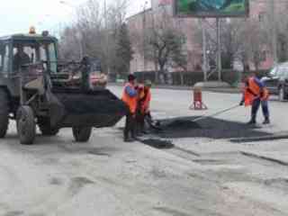 Аким Семея с рабочей поездкой посетил проблемные районы города