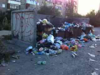 Семейские коммунальщики грозят превратить город в помойку