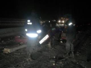Спасатели Семея около часа вытаскивали погибшего из авто