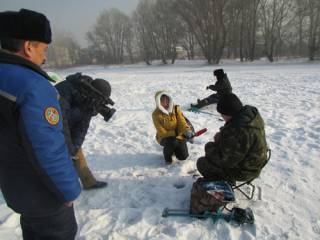 Спасатели Семея провели совместный рейд по безопасности рыбаков на льду