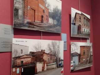 В Семее открылась фотовыставка о старинной городской архитектуре