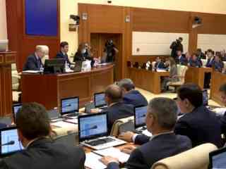 Депутаты-бизнесмены: как личные интересы мешают служить народу