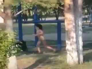 Пятилетнюю девочку третьи сутки ищут в Костанайской области