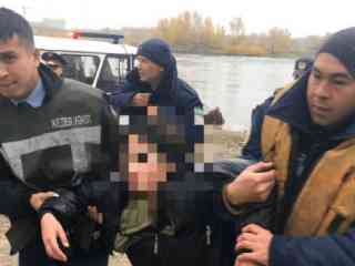 Девушка-подросток спрыгнула с моста в Семее из-за проблем со здоровьем