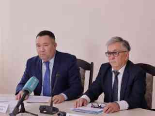 Аким Семея провёл встречу с членами Общественного совета