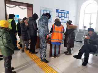 Транспортные полицейские оказали помощь застрявшим в непогоду гражданам
