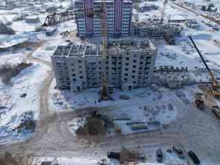 Аким Абайской области проинспектировал ход строительства жилья в микрорайоне Карагайлы