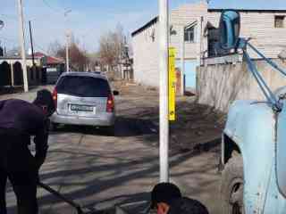 В Семее ведутся работы по установке новых дорожных знаков