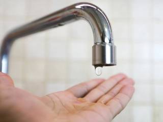Более двух тысяч человек третью неделю сидят без воды в Кокшетау