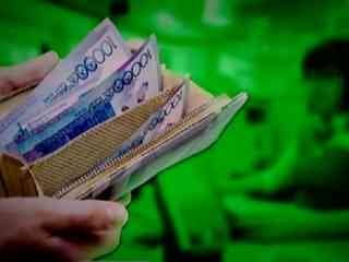 Долги казахстанцев перед банками выросли на 50 млрд тенге
