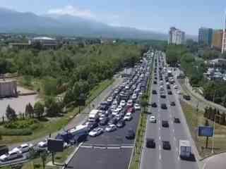 Алматинские водители жалуются на небывалые пробки