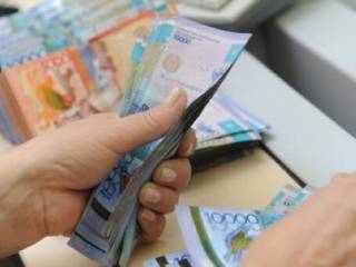 Минимальную зарплату увеличат в Казахстане