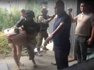 В Семее полицейские поймали закладчика с партией мефедрона