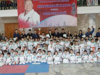 Ко Дню Республики в Семее прошел чемпионат города по киокушинкай карате