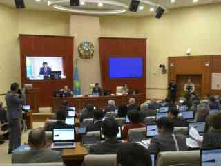 Повышать престиж рабочих профессий призвали в Мажилисе