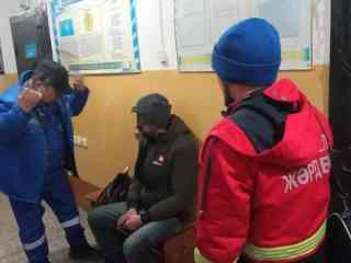 Мужчина едва не замерз в собственном доме в Семее