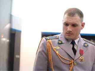 Награжден инспектор, спасший упавшую в реку женщину