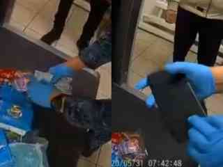 Телефон в плитке шоколада пытались пронести в колонию в Семее
