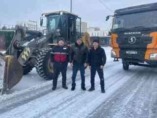 В Семее продолжаются работы по уборке снега