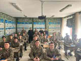 Полицейские провели встречу с курсантами военно-технической школы в Семее
