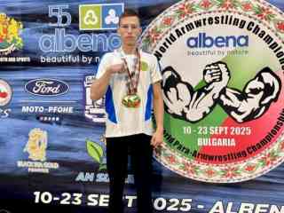 Студент из Семея завоевал золотую медаль на чемпионате мира по армрестлингу