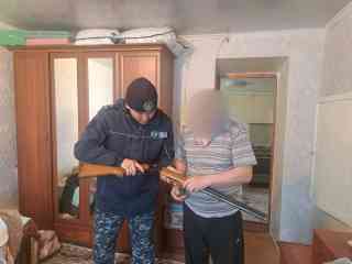 Полиция проверяет владельцев оружия в Абайской области