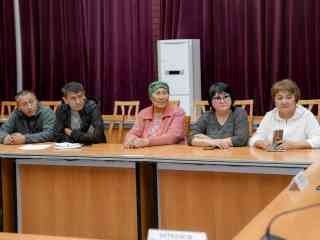 Аким Семея встретился с жителями дачного массива Мурат