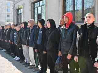 На службу в свой регион отправлены 35 новобранцев