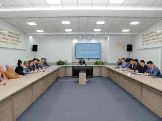 Аким Семея провёл встречу с предпринимателями города