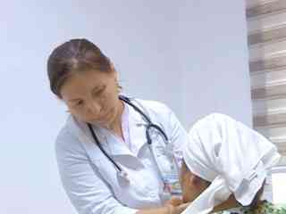 Недостаток кадров в здравоохранении обостряется из-за эмиграции врачей