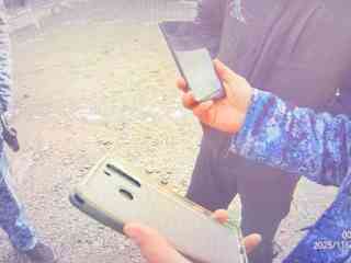 В Семее водитель экскаватора пытался пронести в колонию телефон