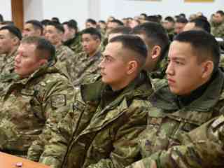  Выходной день в ритме творчества для солдат 