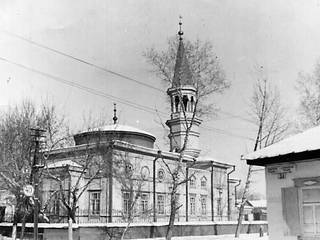 Деревянная мечеть. Фото Рыкова. 1994г.
