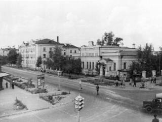 Перекресток ул. Абая, угол ул. Ленина