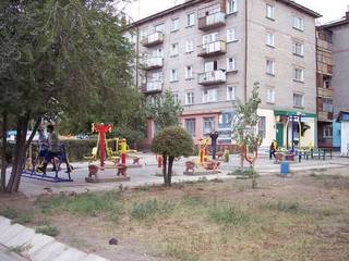 Детская площадка возле магазина Восход