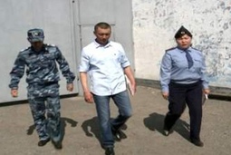 Сотрудники службы пробации оказывают помощь освободившимся из мест лишения свободы