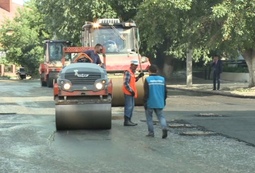 Высокопрочный асфальт кладут в Семее