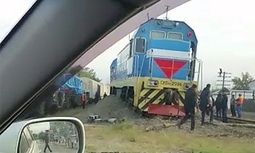 В Семее сошел с рельсов маневровый локомотив
