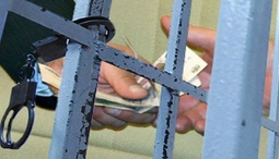 Начальник Семейской колонии планировал освободить заключенного за 250 тысяч тенге