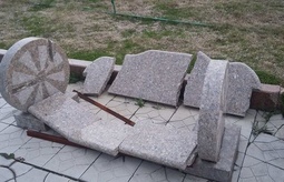 В Семее неизвестные вандалы разгромили мемориальный комплекс