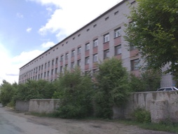 Ключи от квартиры вручили врачу, чтобы тот остался работать в Семее