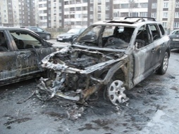В Семее горят автомобили