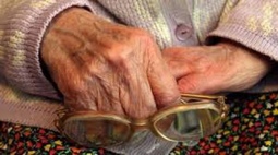Пенсионерку, обратившуюся в собес за помощью, попросили переписать жильё