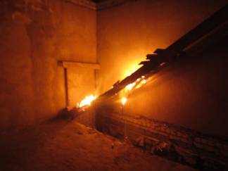 Семейские спасатели ликвидировали пожар на складе подсолнечной лузги