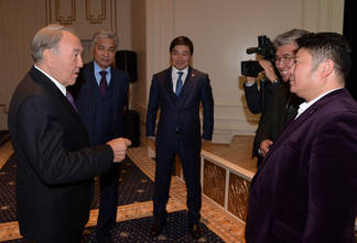 Назарбаев посетил показ киноэпопеи «Қазақ Елі»